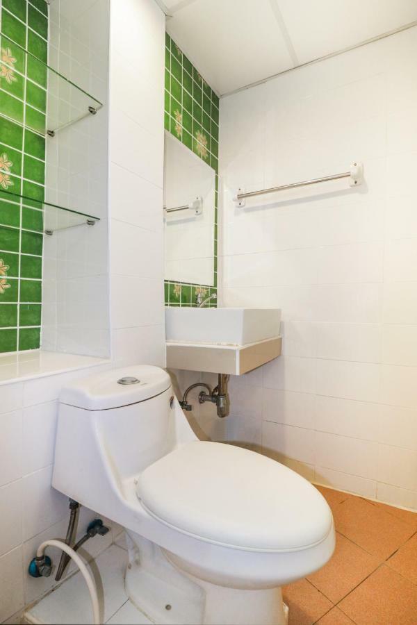 Hotel Oyo 237 Thitikorn Grandview Ban Pak Khlong Si Esterno foto